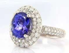 Magnificent Oval Tanzanite and Diamond Double Ring in White gold