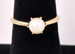 Elegant Pearl Ring In 14K Yellow Gold
