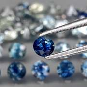 Heated only! 4.01ct round cut Australian Sapphire set