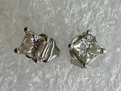 14K WHITE GOLD DIAMOND STUDS