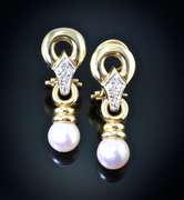 Elegant Pearl and Diamond 14K Earrings