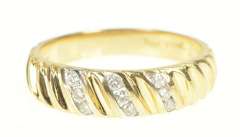 14K Yellow Gold 0.25 Ctw Diamond Grooved Wedding Band Ring