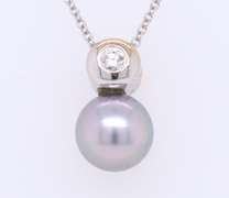 Charming 18kt WG Grey Pearl and Bezel Set Diamond Necklace