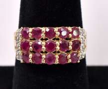 Admirable Rubies and Diamond ring in 14K Yellow Gold