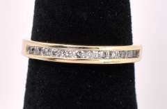 Lovely Diamond Ring In 14K Yellow Gold