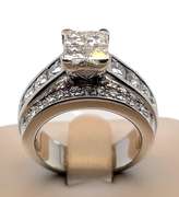 GORGEOUS 14KT SOLID WHITE GOLD DIAMOND ENGAGEMENT RING- 2.55 CARATS!