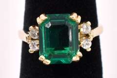 Sparkling Green Gem Ring In 14K Yellow Gold