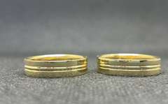 18K YELLOW GOLD MATCHING WEDDING BAND SET