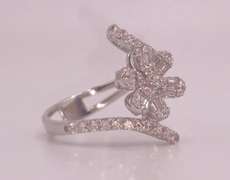 Beautiful 18kt Solid White Gold & Diamond Floral Ring