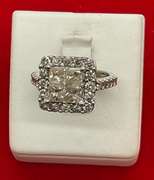 CERTIFIED BRAND NEW LADIES 14K WHITE GOLD AND DIAMOND RING. 2.60 CARATS TOTAL.