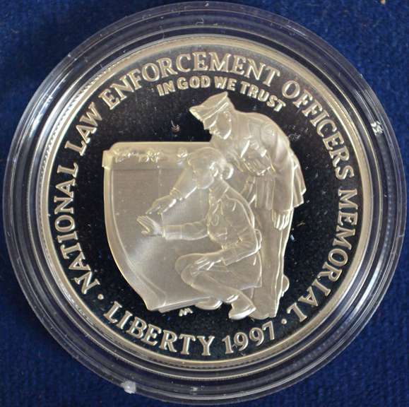 1997 National Law Enforcement Officers Memorial Proof Silver Dollar
