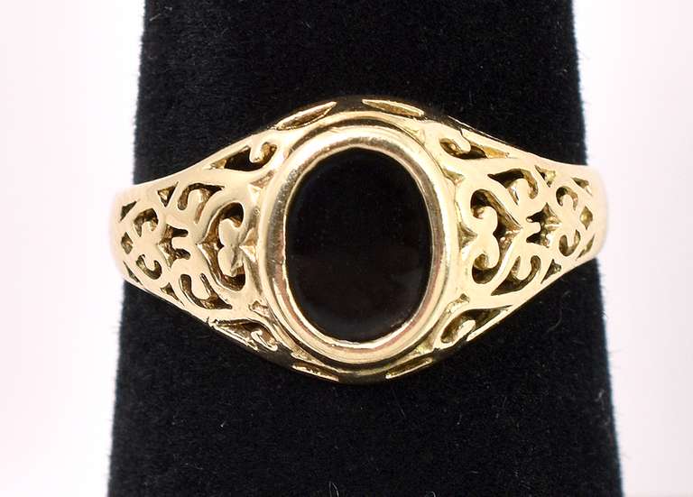 Amazing Purple Amethyst Ring In 14K Yellow Gold