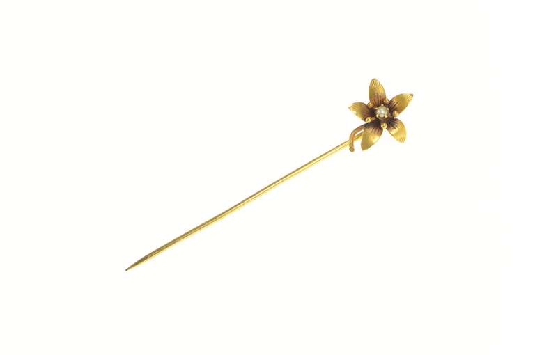 14K Yellow Gold Victorian Flower Pearl Flower Forget Me Not Stick Pin