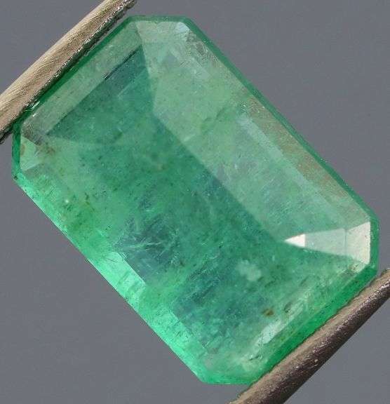 Glowing green 3.87ct unheated Emerald
