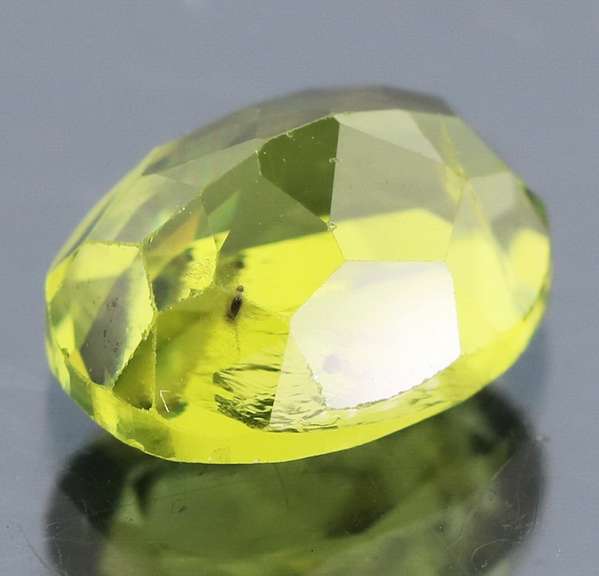 Sparkling 2.54ct top Burma green untreated Peridot