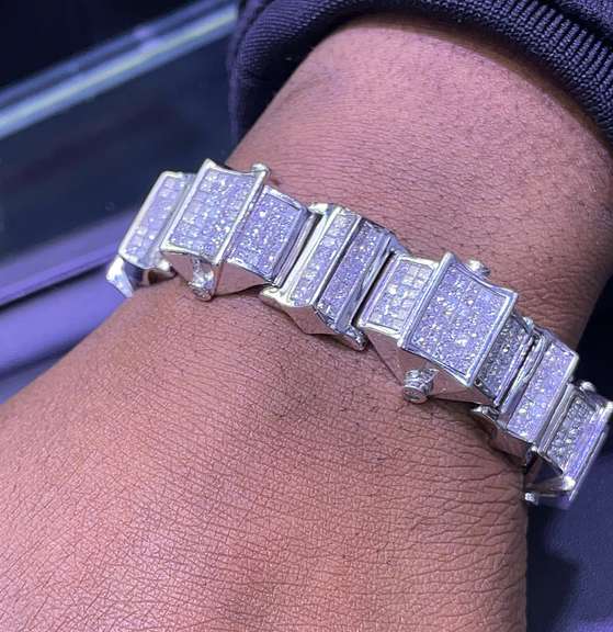 2.00 CARATS T.W. UNIQUE PRINCESS CUT DIAMOND THICK LINK BRACELET IN 14K WHITE GOLD