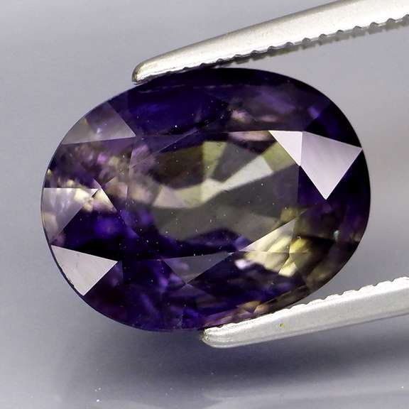 Fantastic 3.71ct bi-color untreated Iolite