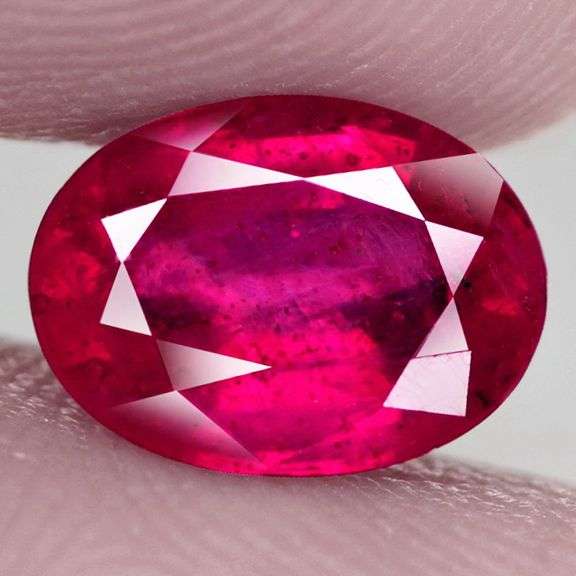 Stunning 3.11ct reddish pink Ruby