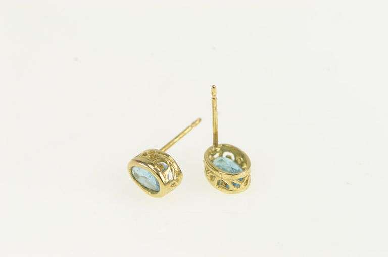 14K Yellow Gold Oval Blue Topaz Solitaire Vintage Stud Earrings