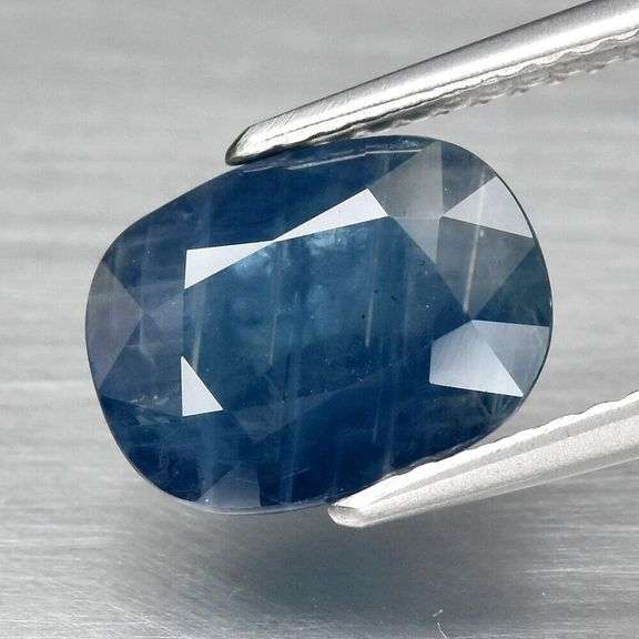 Silky! 3.23ct dark blue Sapphire