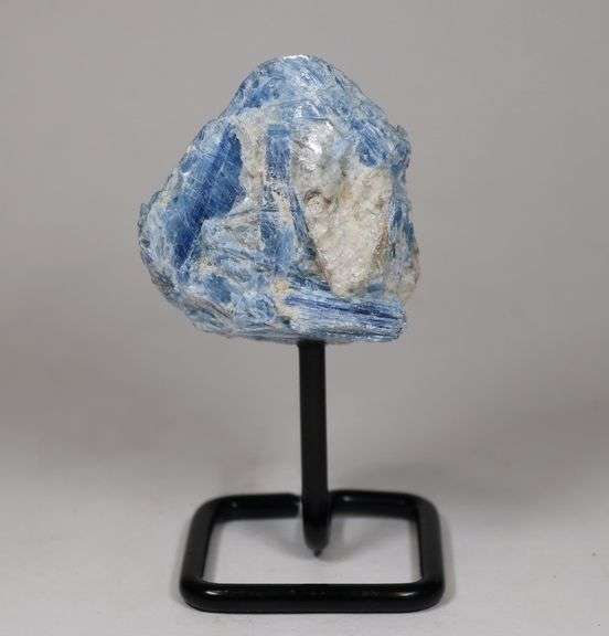 Impressive 980ct raw Kyanite Crystal