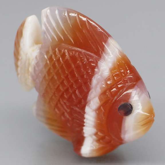 Adorable 24.27ct Agate and Sapphire fish carving