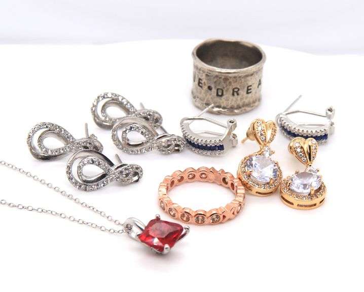 Group Lot of Vintage 925 Sterling Silver Miscallenous Jewelry