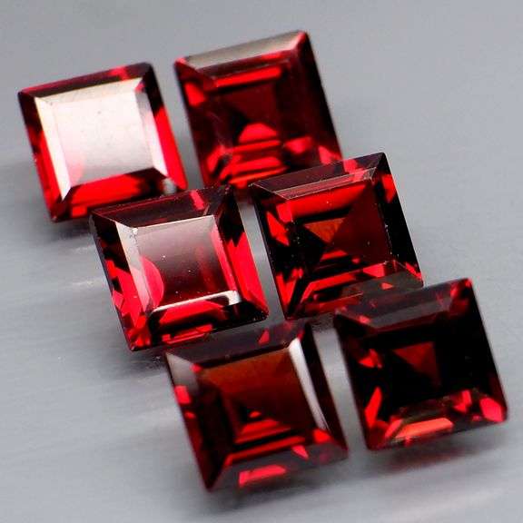 Set of 6 top red VS Garnets weighing 8.33 carats