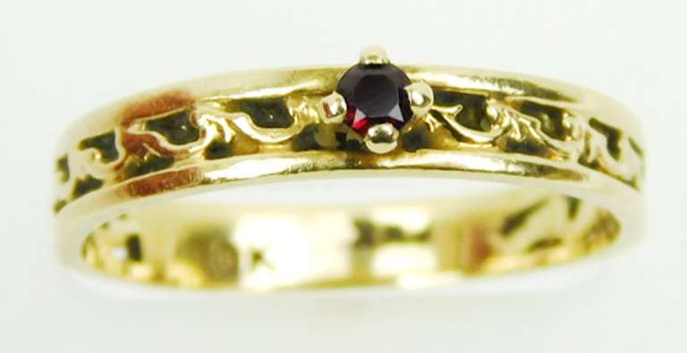 Vintage 10K Garnet Band, Size 5.5