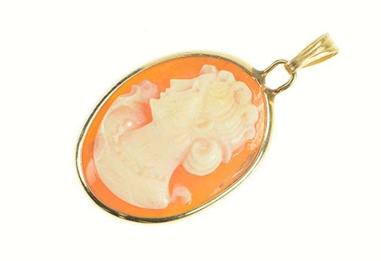 14K Yellow Gold Oval Carved Shell Cameo Vintage Classic Pendant