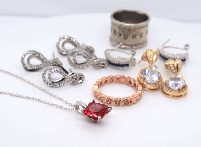 Group Lot of Vintage 925 Sterling Silver Miscallenous Jewelry
