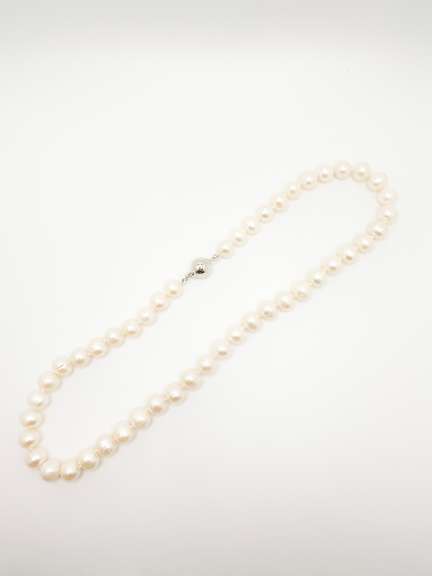 Beautiful Fresh Water Cultured Pearl Necklace