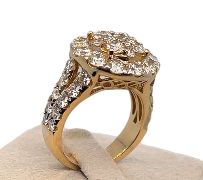 14K YELLOW GOLD ENGAGEMENT RING WITH DIAMONDS