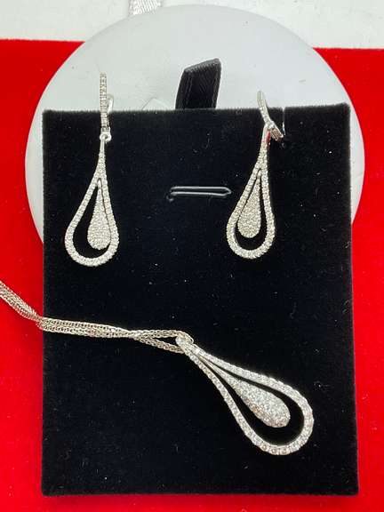 CERTIFIED 14K WHITE GOLD AND DIAMOND NECKLACE AND EARRINGS