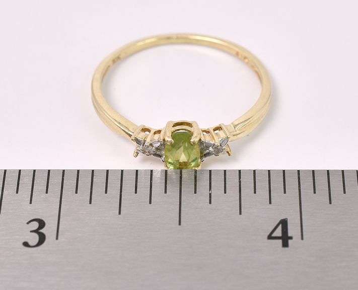Elegant Peridot Gem Ring In Yellow Gold