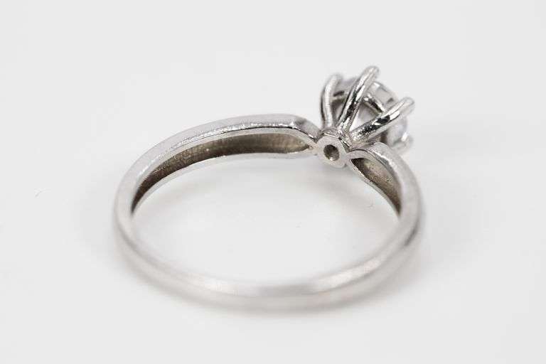 10k White Gold Classic Round Solitaire CZ Vintage Engagement Ring Size 6.5