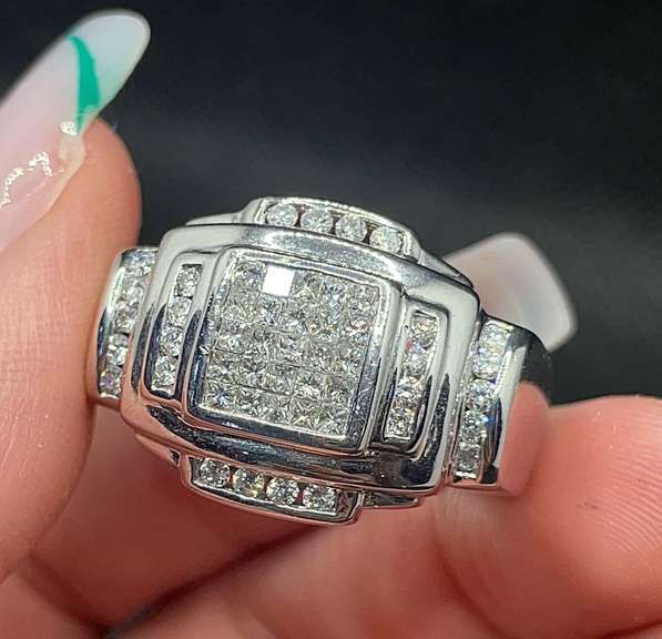 1.10 C.T. T.W. MENS SQUARED DIAMOND RING
