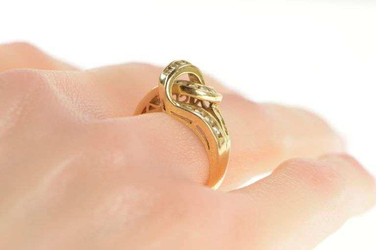 14K Yellow Gold 0.72 Ctw Baguette & Round Diamond Knot Ring