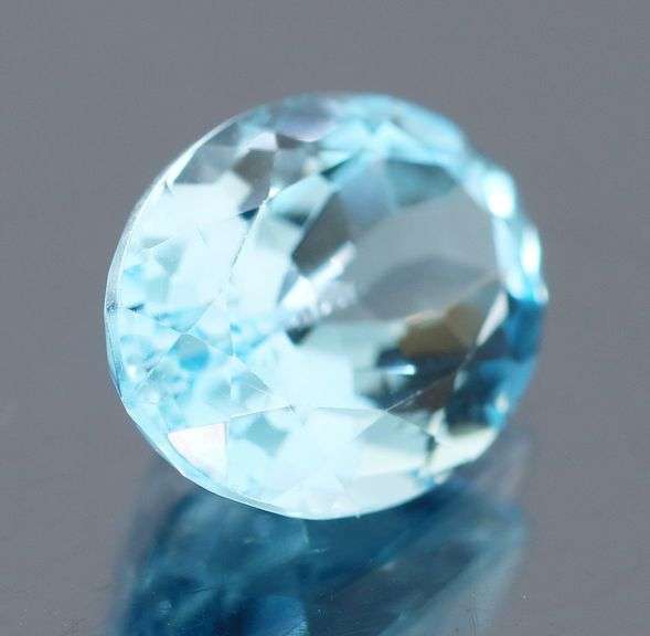 Dazzling 7.28ct sky blue Topaz