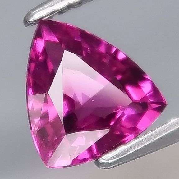 Amazing 1.59ct UNTREATED cherry pink Rhodolite Garnet
