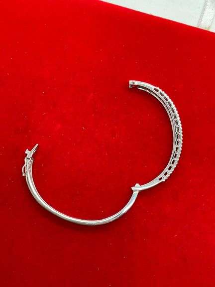 CERTIFIED 14KT SOLID WHITE GOLD AND 3.0+CARAT DIAMOND BANGLE BRACELET