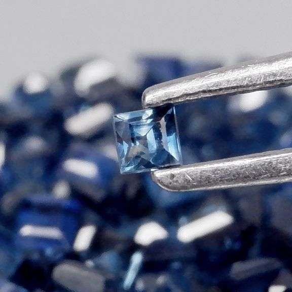 Heated only top blue 2.84ct Sapphire set