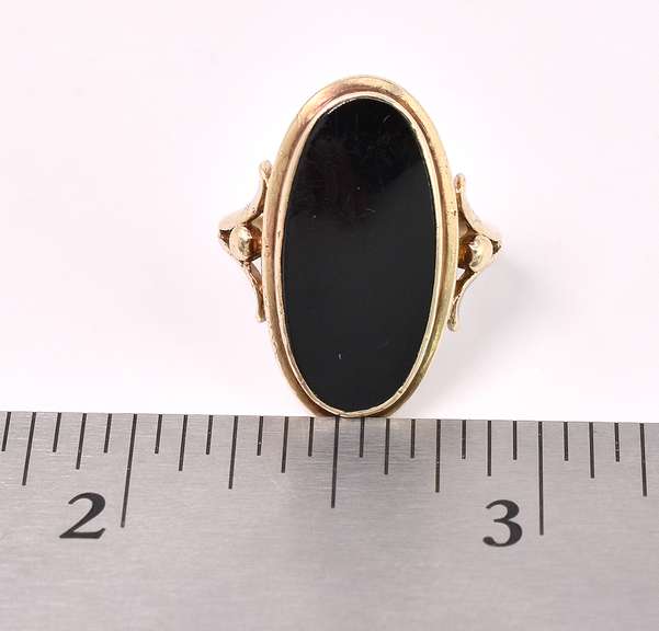 Vintage Black Onyx Ring In Yellow Gold