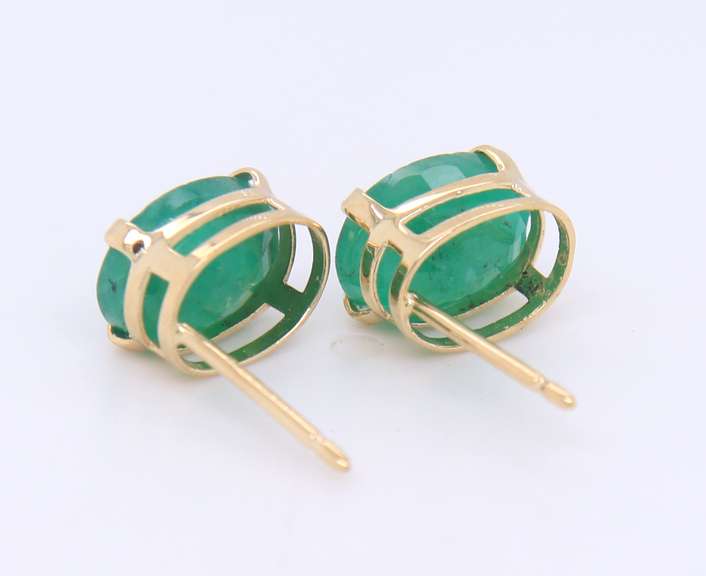 Gorgeous Yellow Gold Oval Emerald Stud Earrings