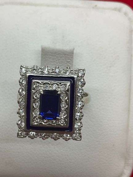 LADIES 18K WHITE GOLD RING WITH BLUE AND WHITE SAPPHIRES