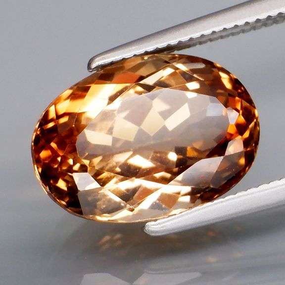 High grade 5.24ct eye clean Imperial Topaz