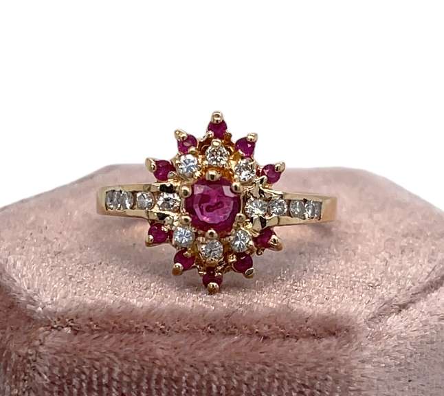 14KT SOLID GOLD, RUBY, & DIAMOND COCKTAIL RING
