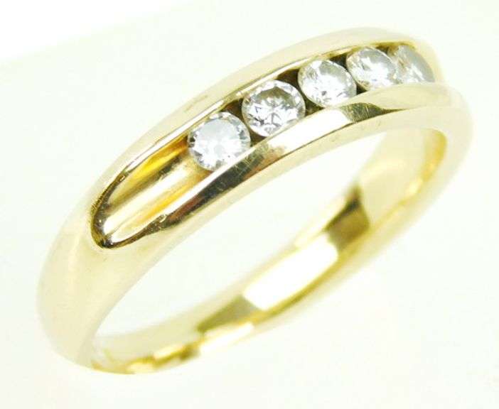 High End 14K Gold Band with 5 Diamonds, Size 9.5