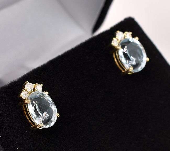 Beautiful Blue Topaz Earring In 14K Yellow Gold