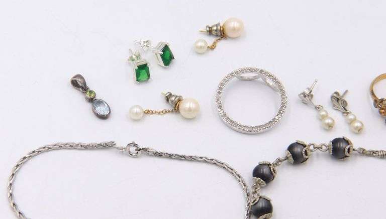 Group Lot of Vintage 925 Sterling Silver Jewelry